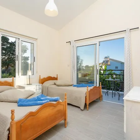 Sun Tria Villa Polis