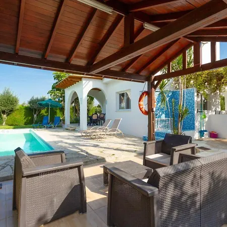 Vila Sun Tria Polis