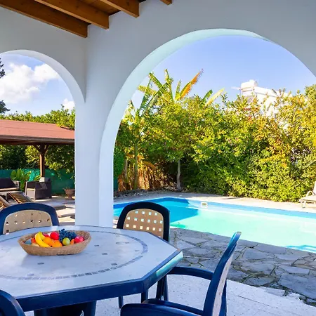 Sun Tria Villa Polis