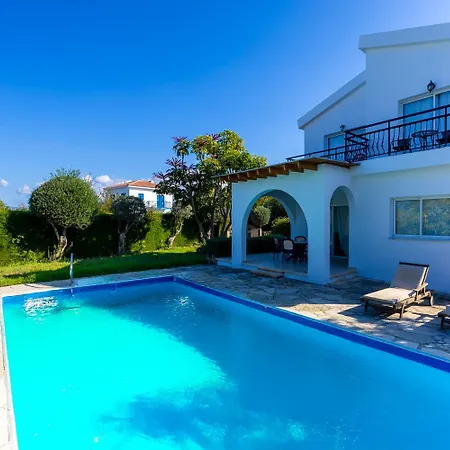 Sun Tria Vila