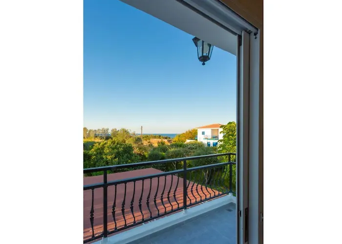 فيلة Sun Tria Polis